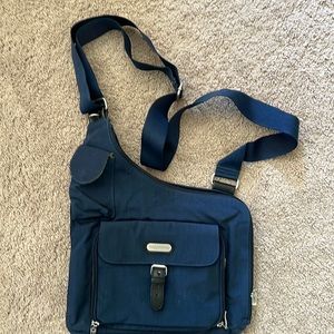 Baggalllini med size navy crossbody bag